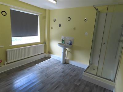 SHOWER ROOM